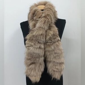 Elegant Faux Fur Scarf in Tan